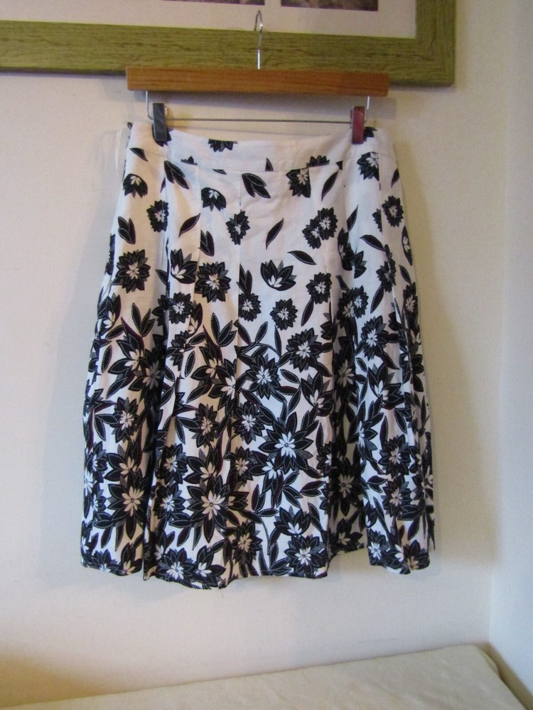 Women's UK Size 12 Short Black White Batik Floral Skirt