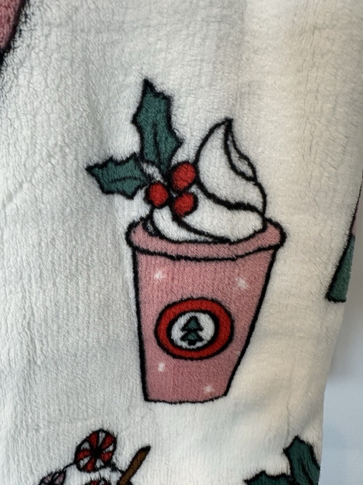 Christmas Throw Starbucks Dupe Hot Chocolate Peppermint Drinks 2024 Viral