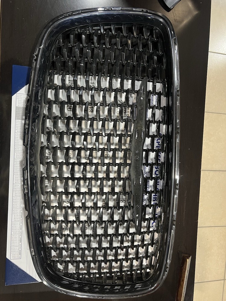 2015-2023 CHRYSLER 300 RADIATOR GRILLE MOPAR GENUINE 5SW16RXFAE