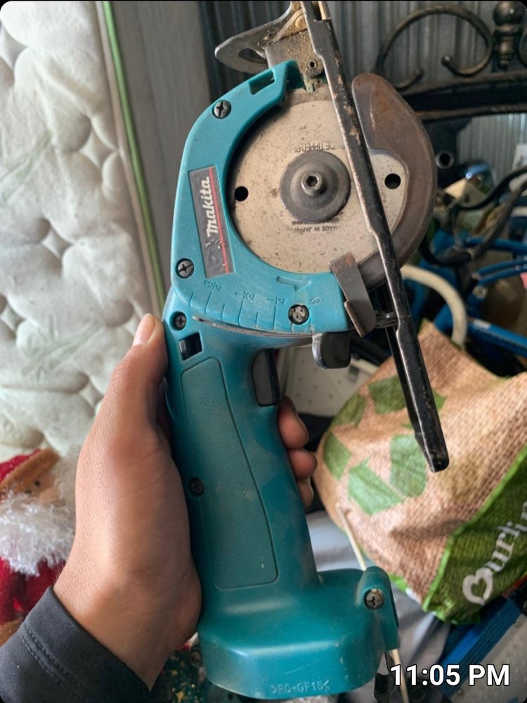 MAKITA 12V Cordless Circular Saw with 3-3/8 Inch Blade Bare Tool No Battery Included