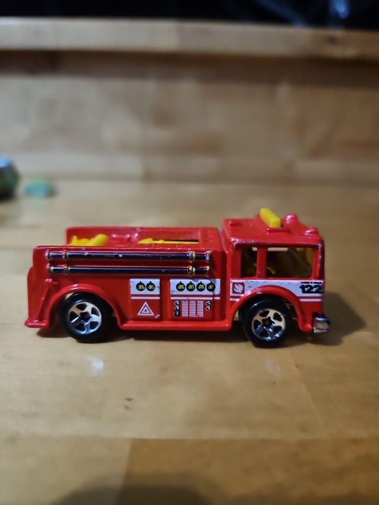 1976 Hot Wheels - Vintage  FIRE-EATER FIRE-TRUCK 5-Spokes Malaysia