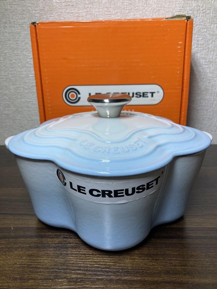 Discontinued Le Creuset Powder Blue Cocotte Fleur Brand New Unused