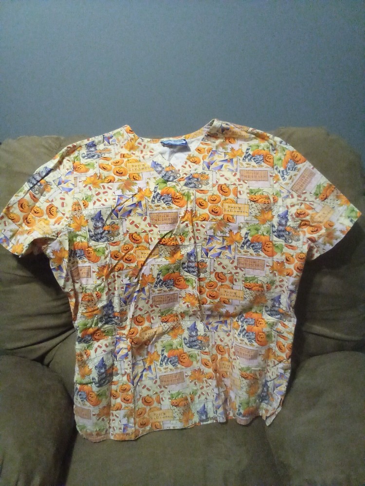 Comfy Cotton Scrubs Halloween print L pumpkins candy corn 2 bottom pockets
