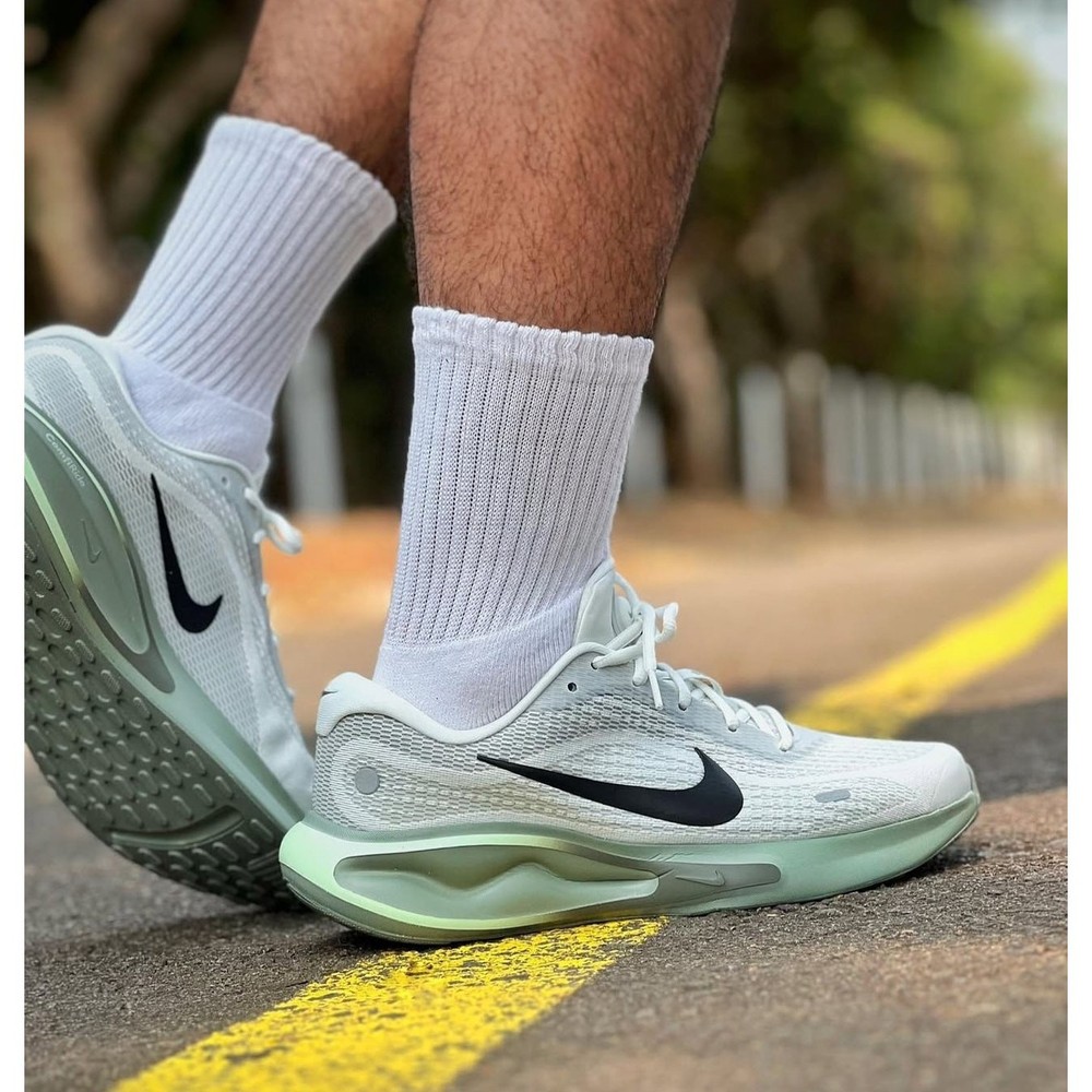 Nike Journey Run Summit White Jade Horizon Mens Road Running Shoes Size 11 FN0228-102