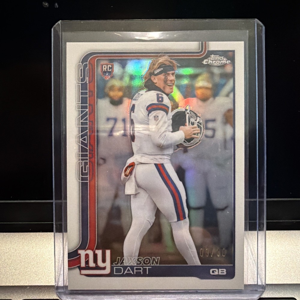2025 Topps Chrome Jaxon Dart White Border Refractor Rookie Card /30 (RC)