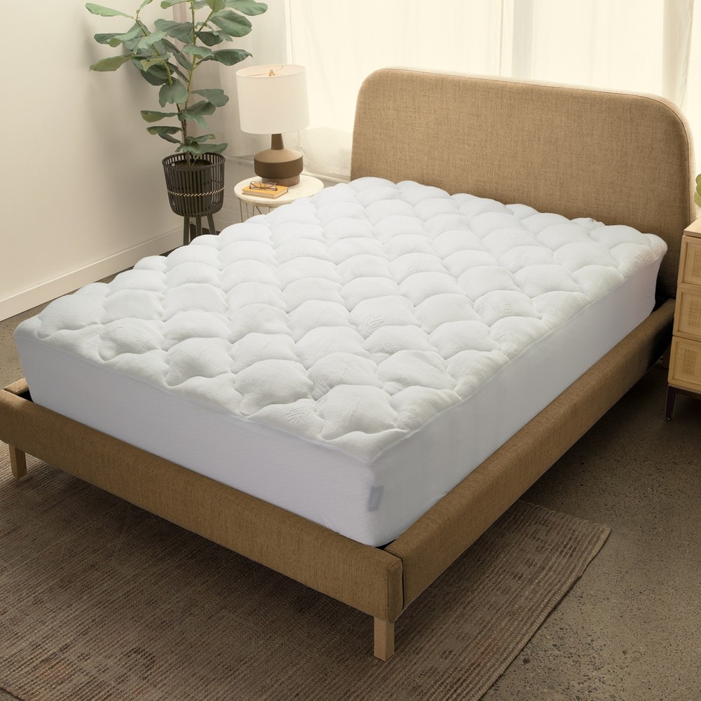 Cheer Collection All Season Plush Rayon from Bamboo Mattress