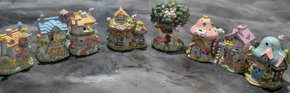 Vintage Easter Ceramic Village Set Of 8 Hand Painted Excellent Condition