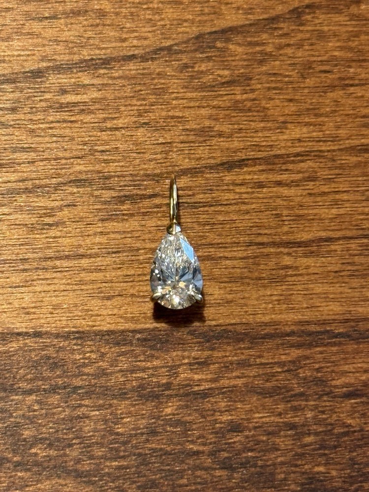 1.07 Carat Pear Lab Grown Diamond Pendant 14k yellow gold E VVS1