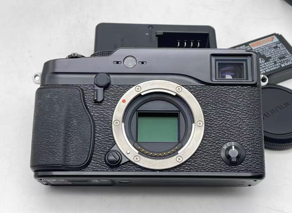 Fujifilm X Series X-Pro1 16.3MP Digital Camera (Body Only) Black English