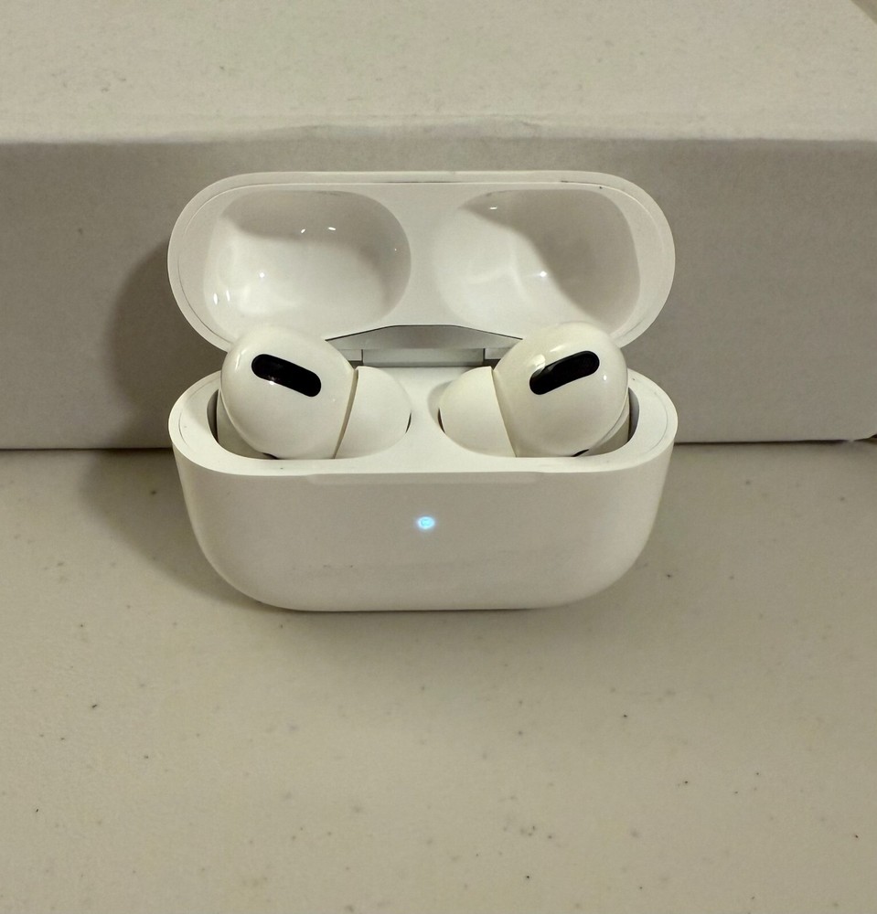 Apple AirPods Pro with Wireless Charging Case in Sleek White Design