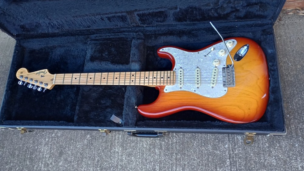 2013 Fender Stratocaster American Standard Sienna Sunburst Ash Body + Hardshell