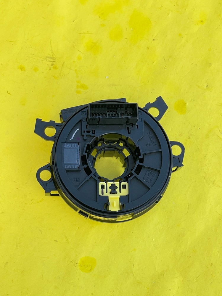 2020-2024 CHEVROLET SILVERADO 1500 STEERING WHEEL CLOCK SPRING OEM 84393466