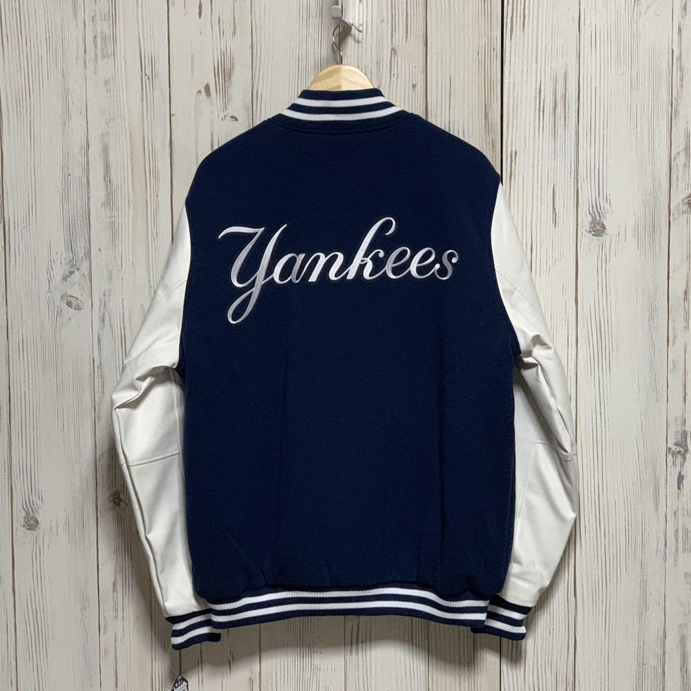 New York Yankees Stadium Jacket with Embroidery Logo - New, Compact Design