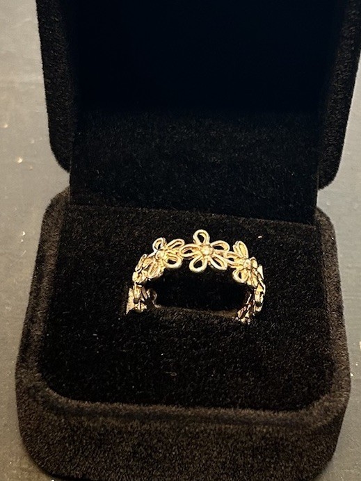 925 Silver Flower Design Ring Size O