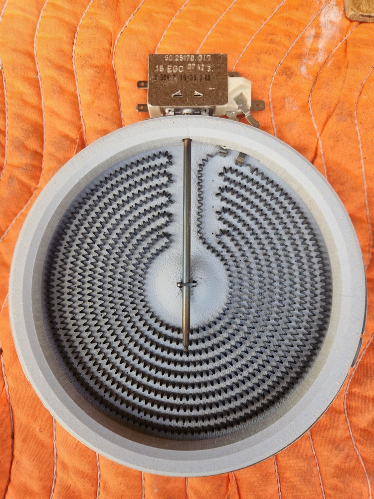 Preowned GE Range Radiant Surface Element WB30T10129 7 Inch 205C2306P006