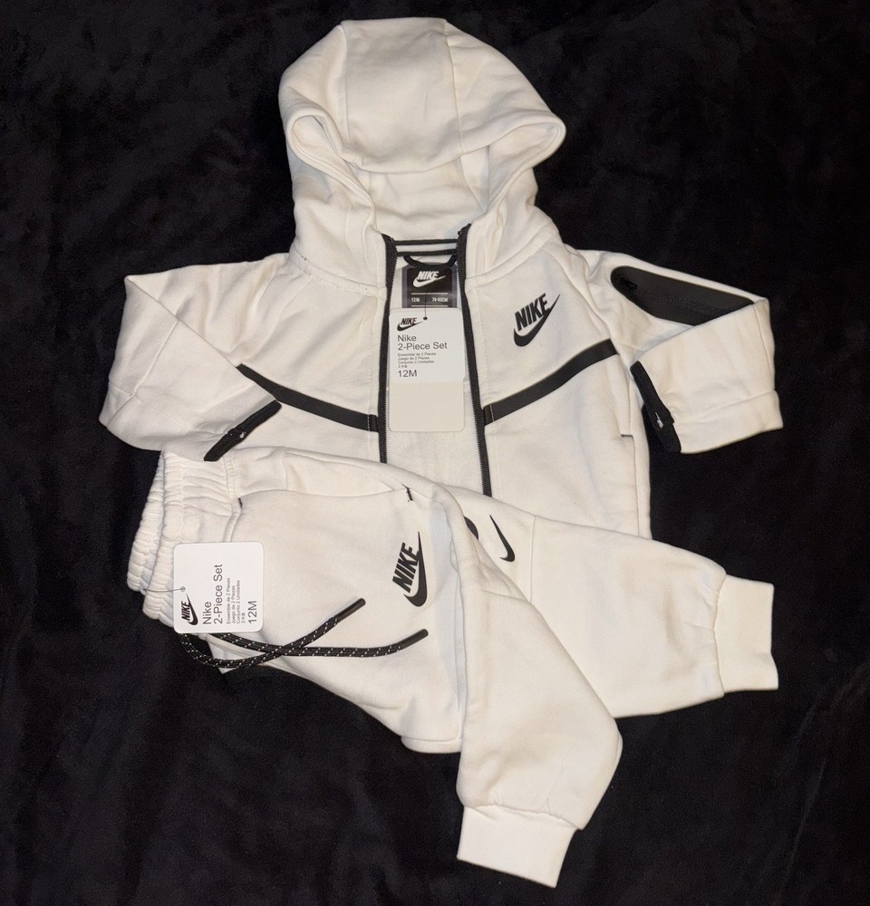 Nice White Kid Nike Tech Set (Size 12 Months)