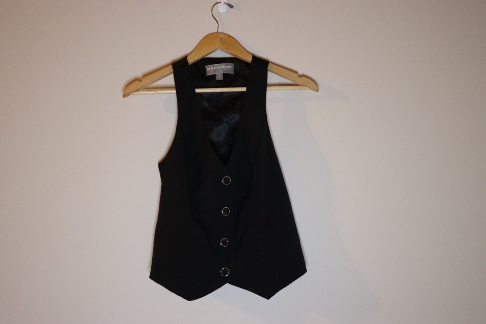 Black sleeveless vest with elastic on the back Style that Works by Vanity