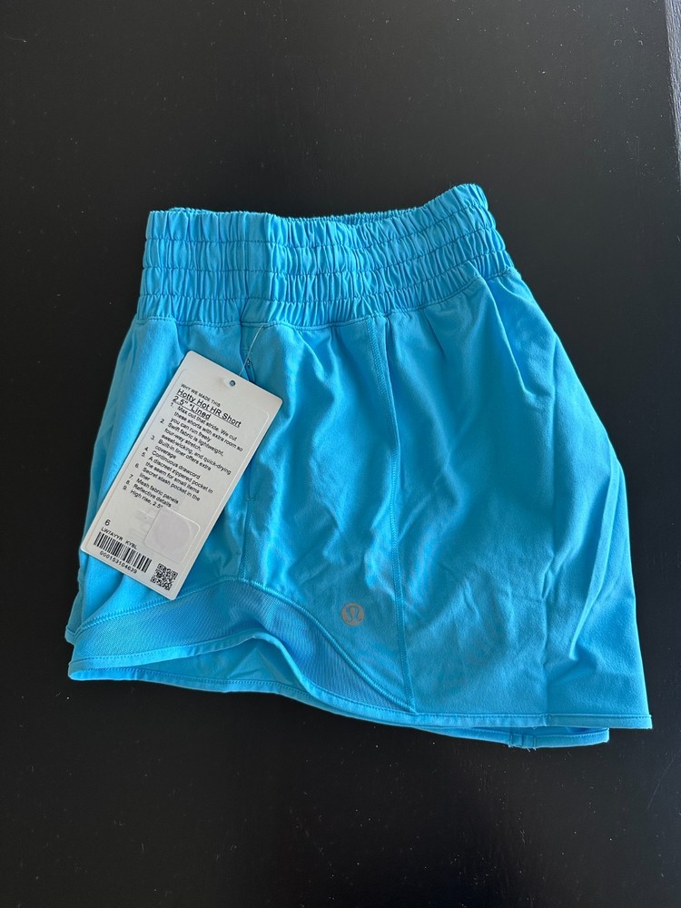 Lulmon NWT Hotty Hot HR Short 2.5 Size 6 Kayak Blue New