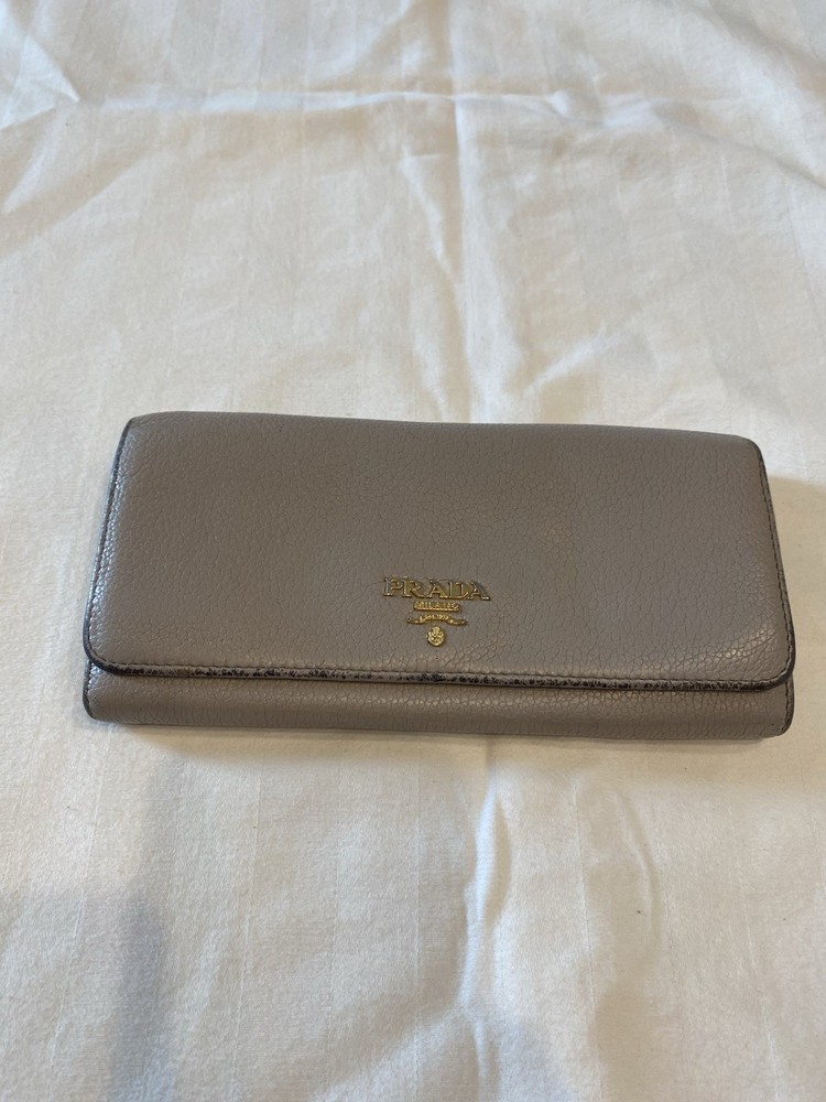 Prada Vitello Grain Argilla Grey Leather Continental Long Wallet Zipper Preowned