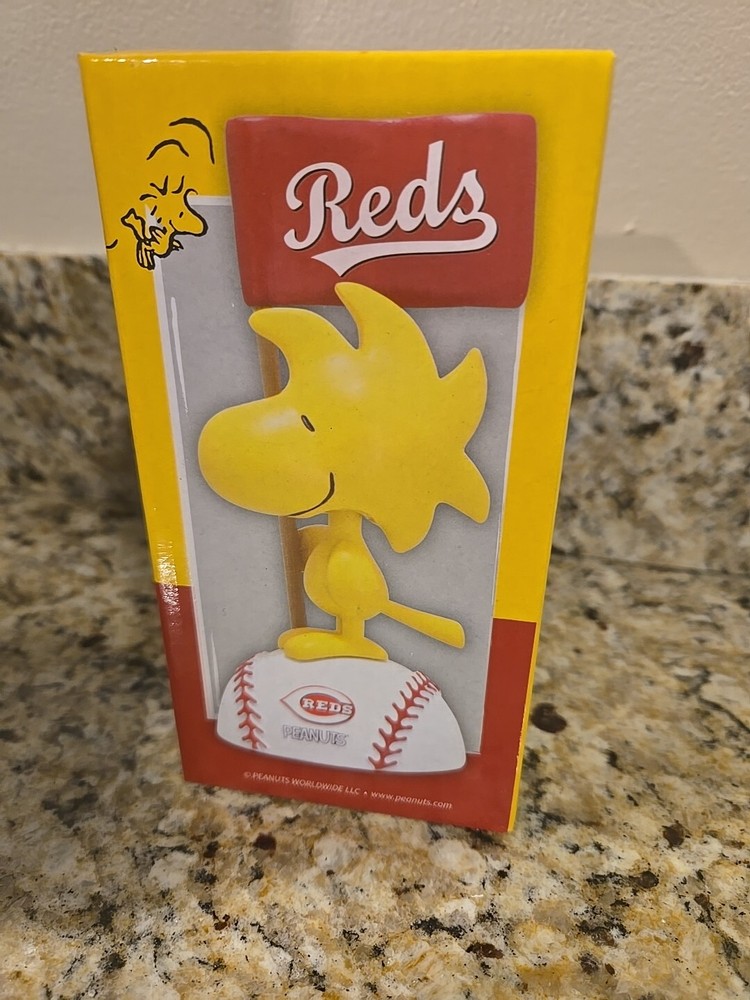 Woodstock Cincinnati Reds Peanuts Bobblehead MLB Baseball 2019