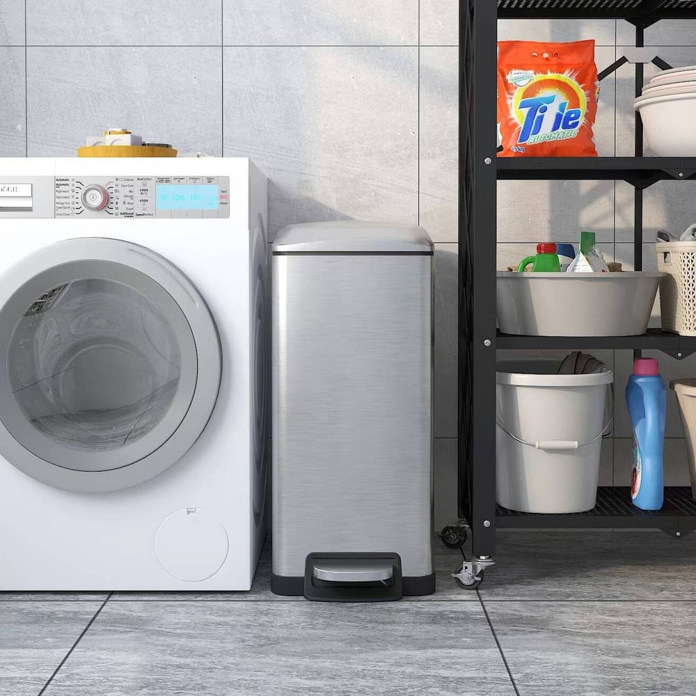 Innovaze 12.9 Gal./ 45 Liter  Slim Stainless Steel Step-on Silver 7-9 Gallons