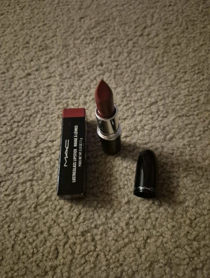 MAC Lustreglass Lipstick in Glossed & Found - Discontinued