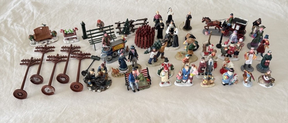 Lot Of Village Figurines O Well, Lemax, Dept. 56 Etc READ* 50 Pieces!