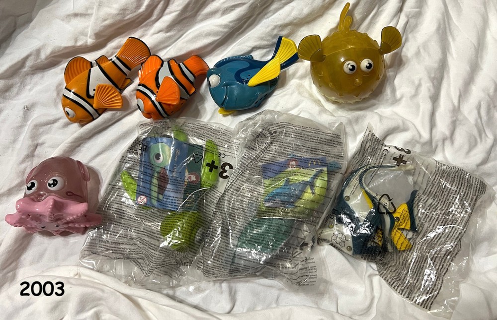 FINDING NEMO *mixed* toy set (all 8) Disney Pixar McDonald's McD  (2003)