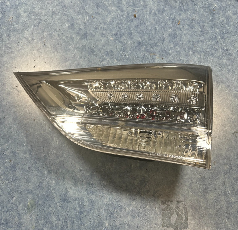 2011 - 2020 Toyota Sienna Passenger Right RH Side Inner Tail Light OEM 9086