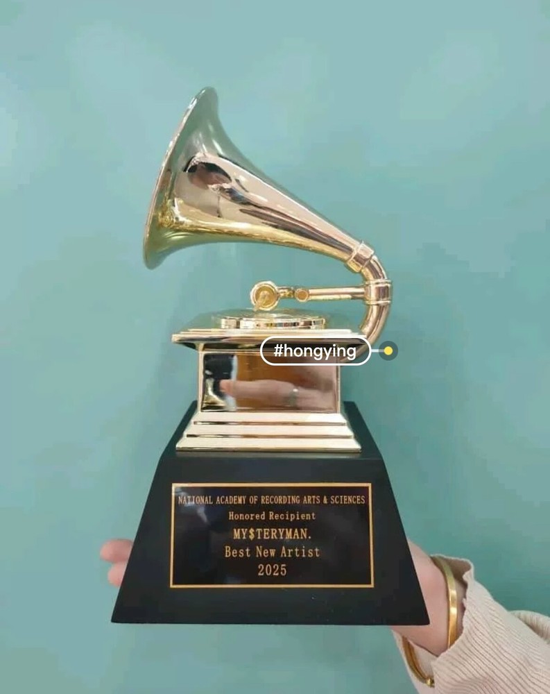 Grammy Trophy 1:1 zinc alloy 22 cm Customized nameplates are available