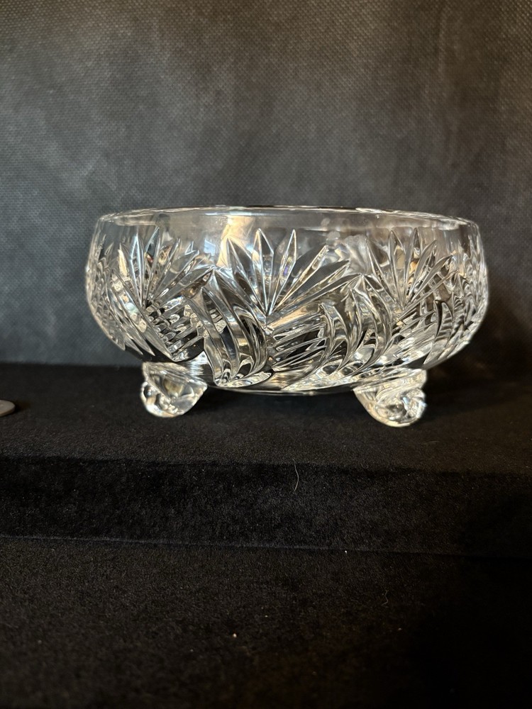 Waterford Crystal Elegant Glass Serving Bowl with Timeless Design