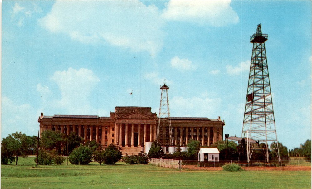 OKLAHOMA STATE CAPITOL, OKLAHOMA CITY, oil wells, Postcard