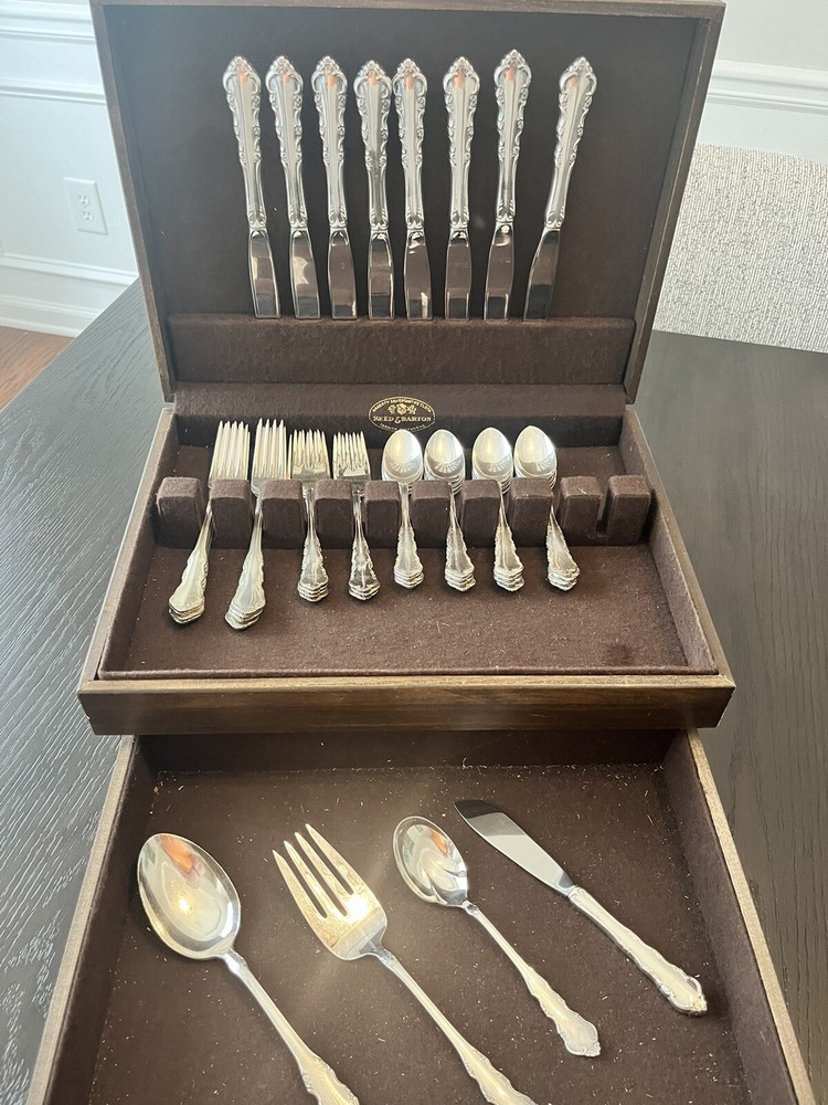 Reed & Barton Hagerty Silversmith Cloth Box/ DRESDEN ROSE 43 Piece Mirrorsteele