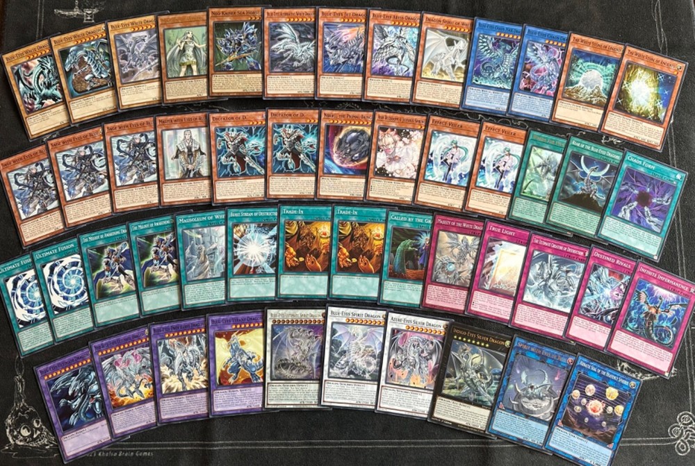 YuGiOh Blue-Eyes White Dragon Deck with Sleeves and Dice TCG Ready to Duel