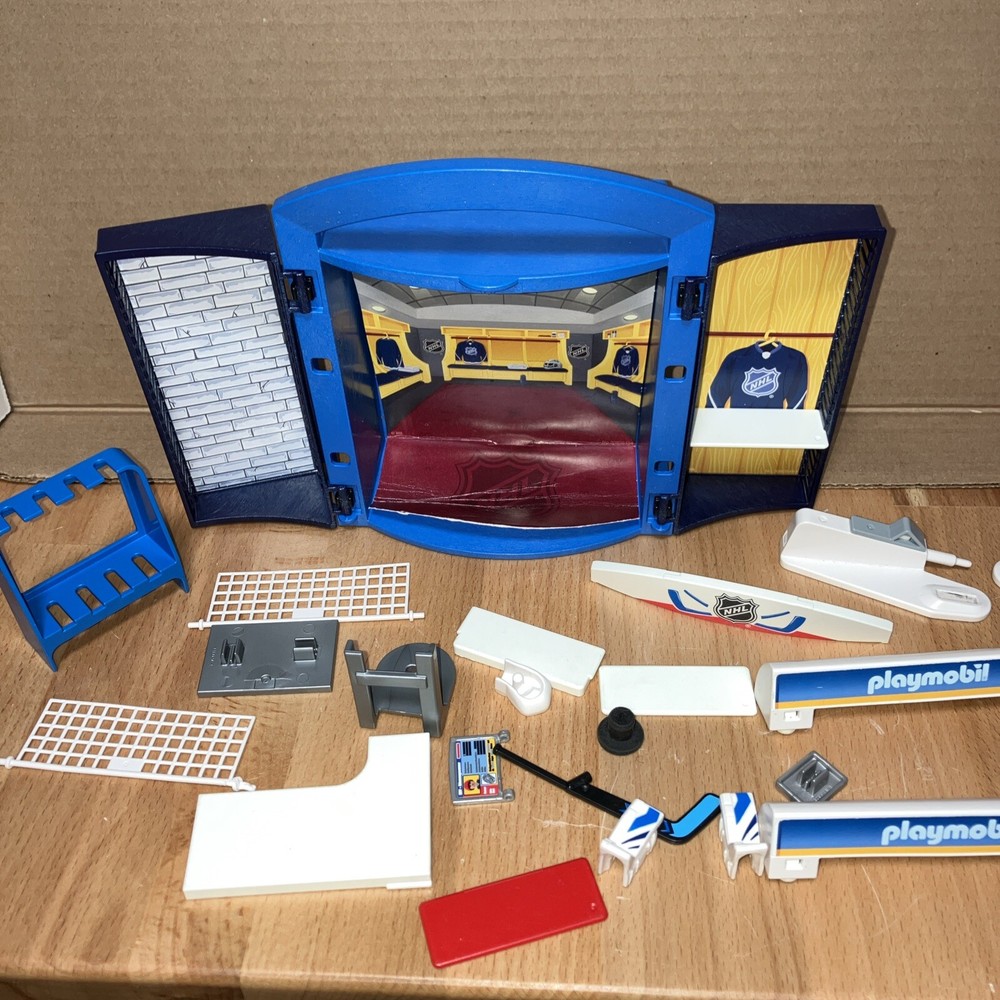 2015 Playmobile NHL LOCKER ROOM And Assorted Accessories