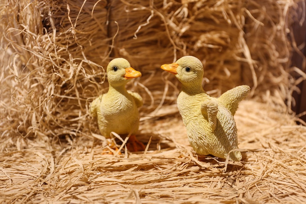 Hi- Line Gift 87697-B 2 Piece Ducklings Statue