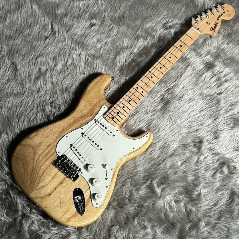 Fender Made in Japan Traditional 70s Stratocaster Physical image