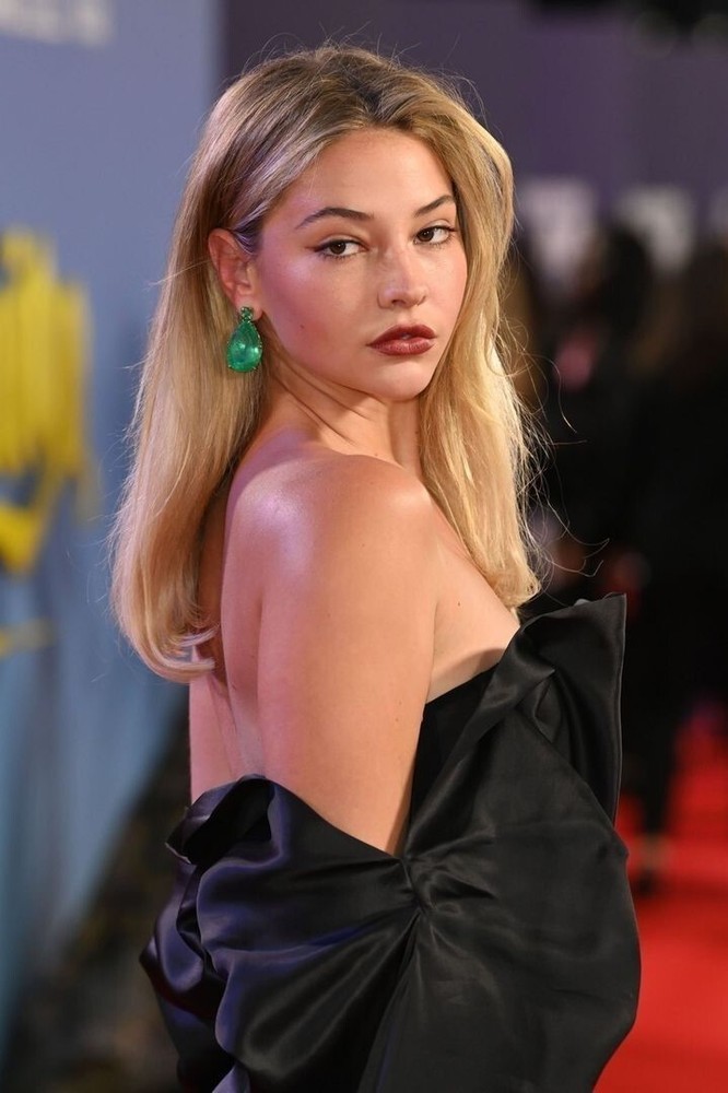 Madelyn Cline - 4x6 Artistic Photo Fine Art Model #1531