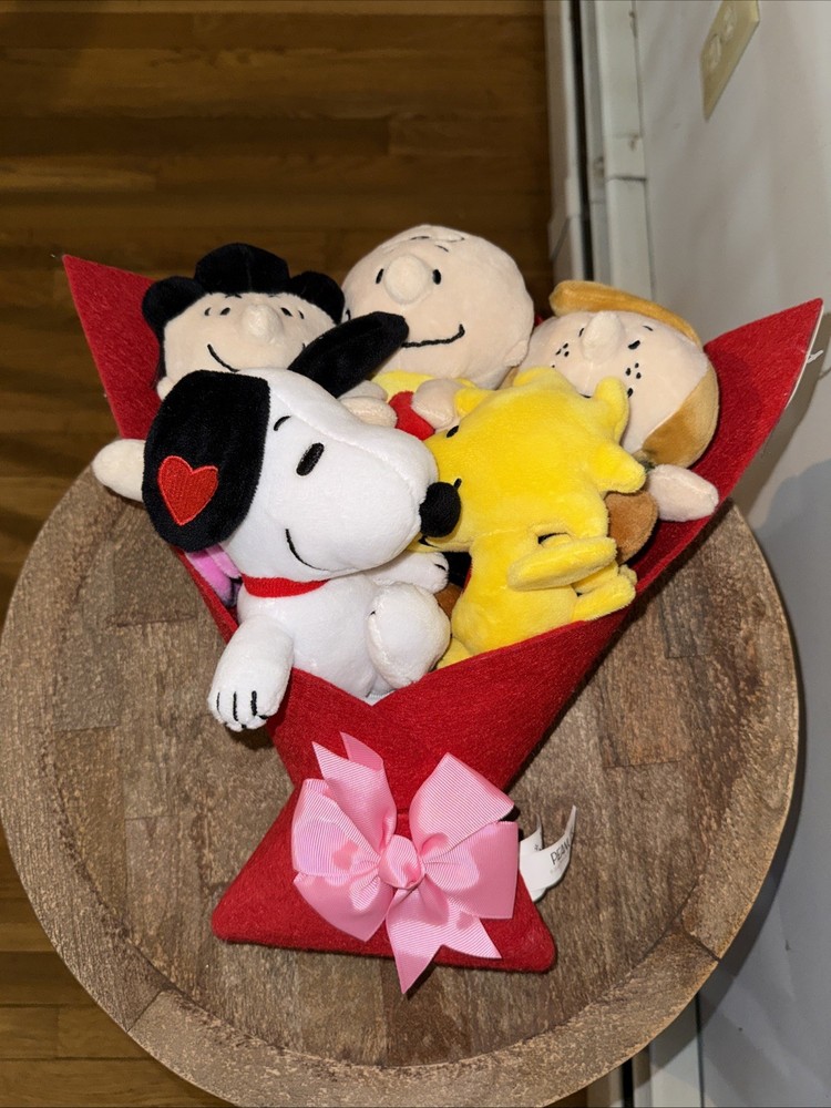 Peanuts Snoopy Woodstock Charlie Lucy 16