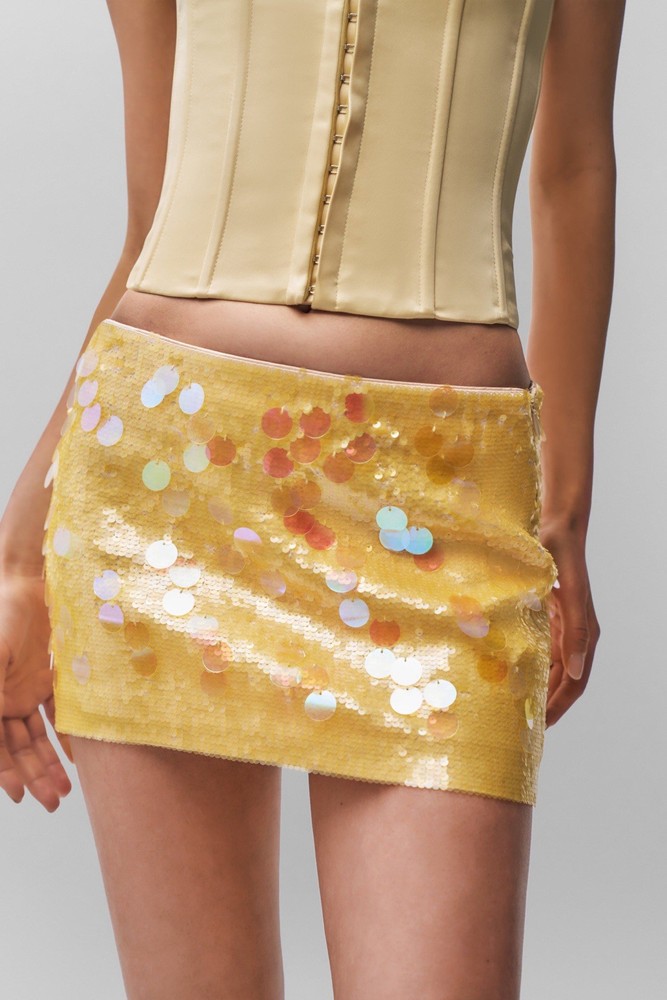 NWOT GUIZIO Viral Low Rise Paillette Sequin Yellow Micro Mini Skirt Size XS