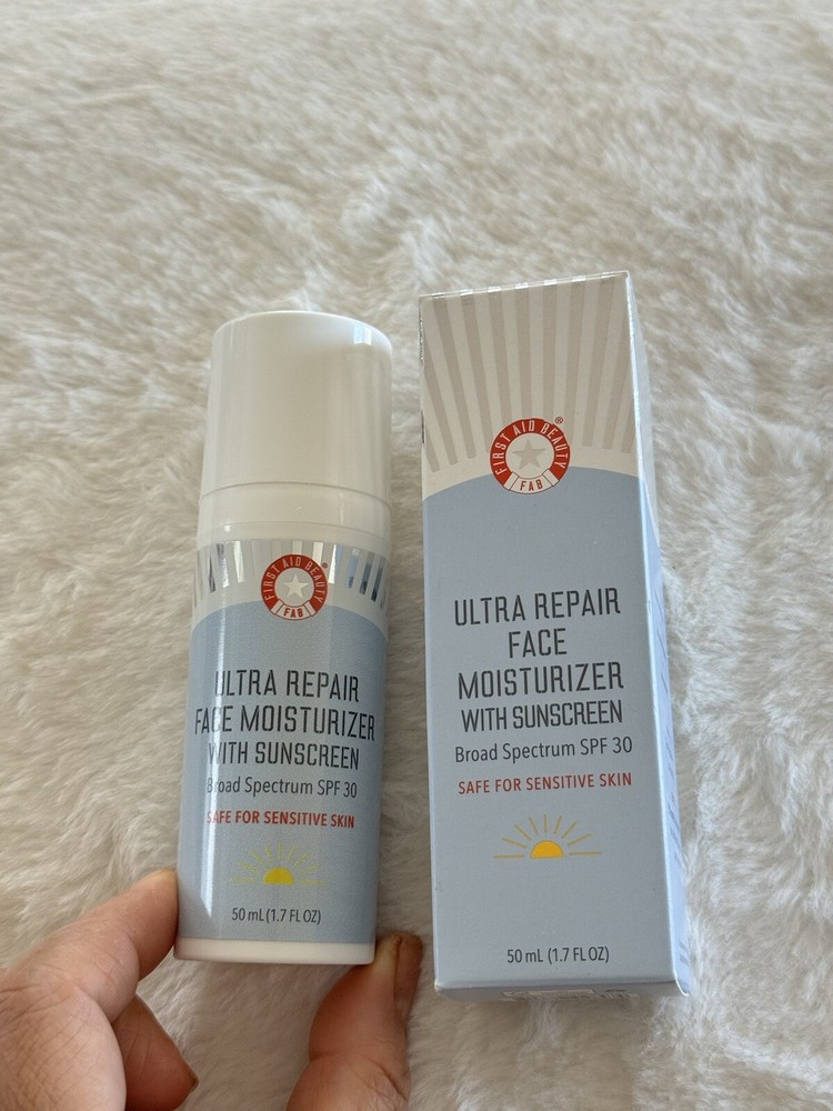 FIRST AID BEAUTY Ultra Repair SPF 30 Face Moisturizer 1.7 Oz