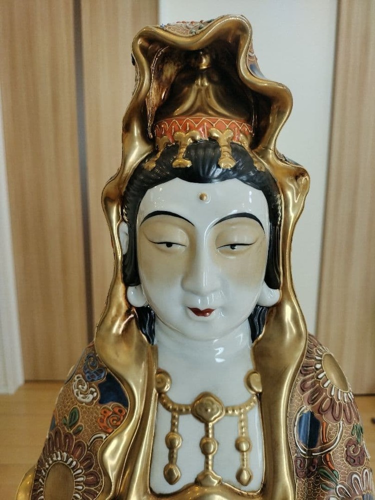 Japanese Kutani Ware Yawata kiln large colored goldcolored Kannon Bodhisattva st