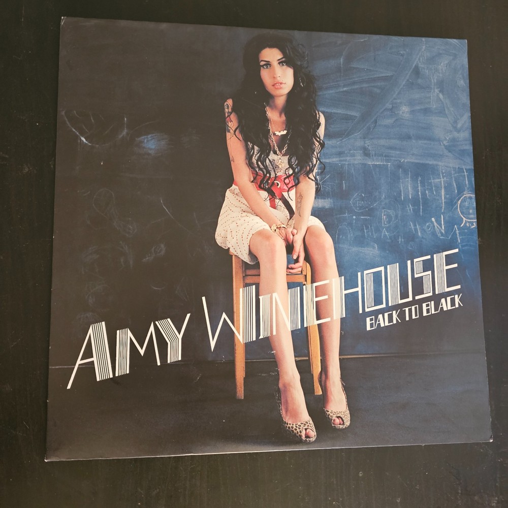 Amy Winehouse - Back to Black EUROPEAN BLACK VINYL - NEAR MINT