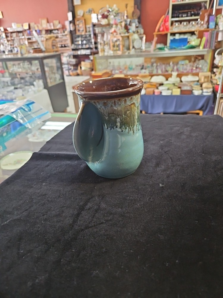 Left-Handed Neher Hug Coffee Mug in Blue Brown Ceramic for Hand Warming