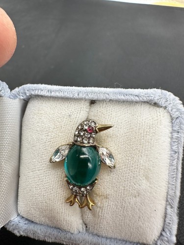 Trifari Signed Small Cute Golden Pinguin Brooch Pin Jelly Belly VTG RARE