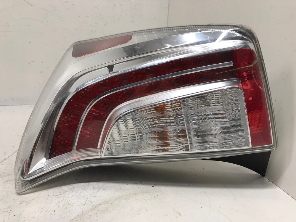 Tail light Damaged RH Passenger 2012-2015 Toyota Prius 8155147190 OEM