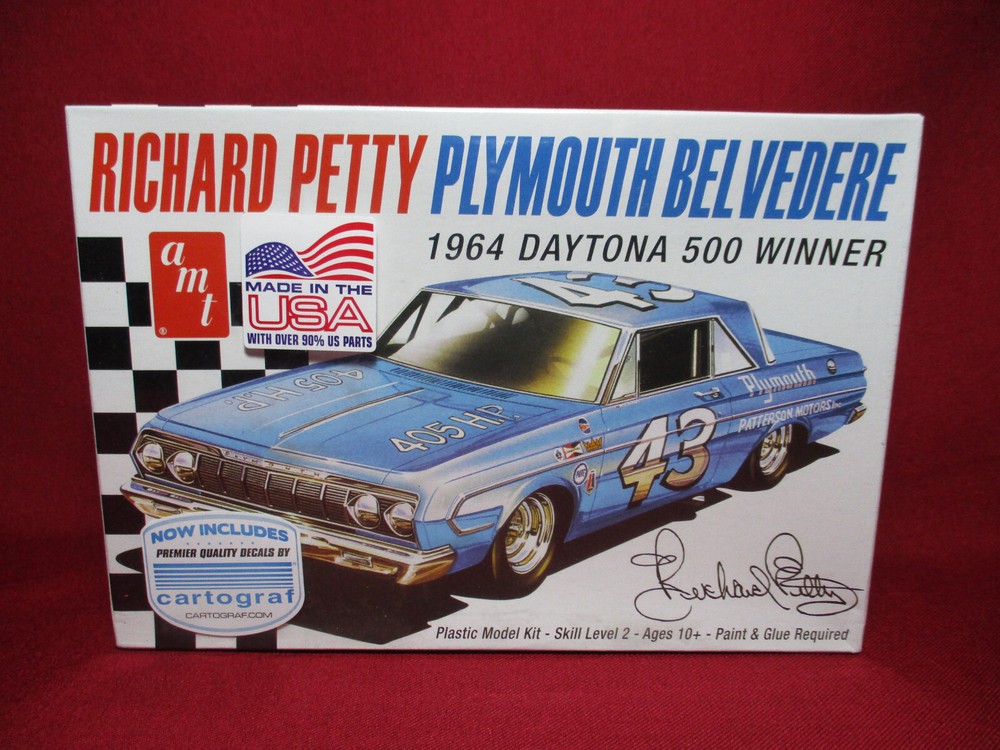 Richard Petty Plymouth Belvedere 1964 Daytona Winner NASCAR 1/25 Scale Model Kit