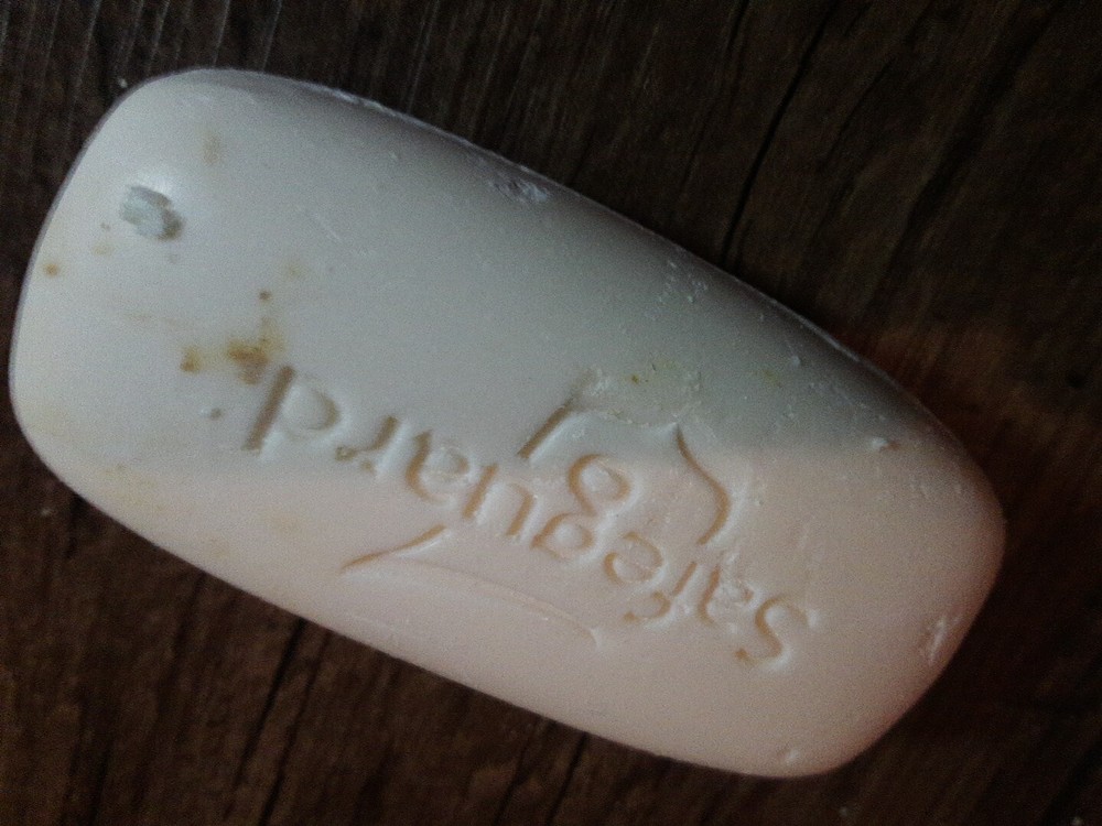 Safeguard Antibacterial Deodorant Soap Bar Kills 99% Bacteria Beige 1 Bar