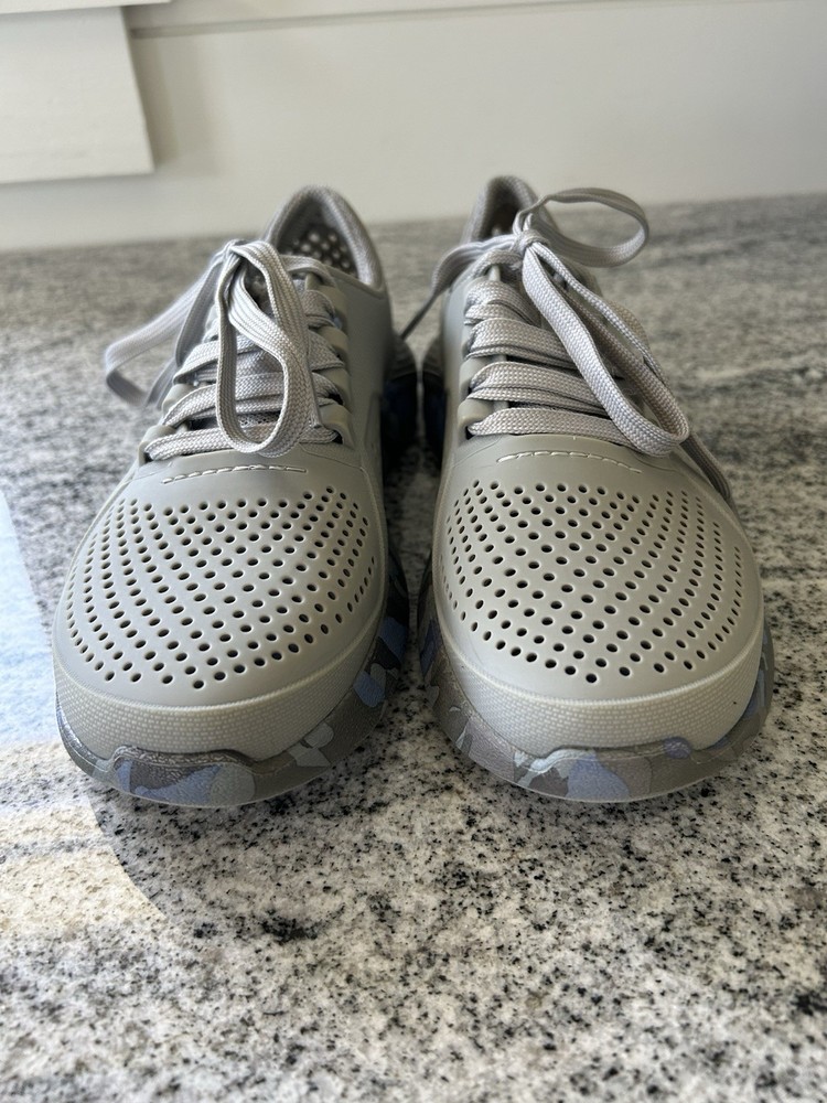Crocs Women's LiteRide Pacer Sneakers Gray wCamo details - Size 6