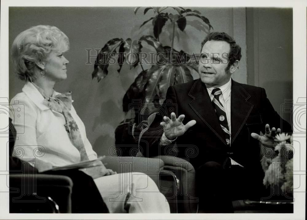 1976 Press Photo Alan Howe, wife Marlene appear in NBC 